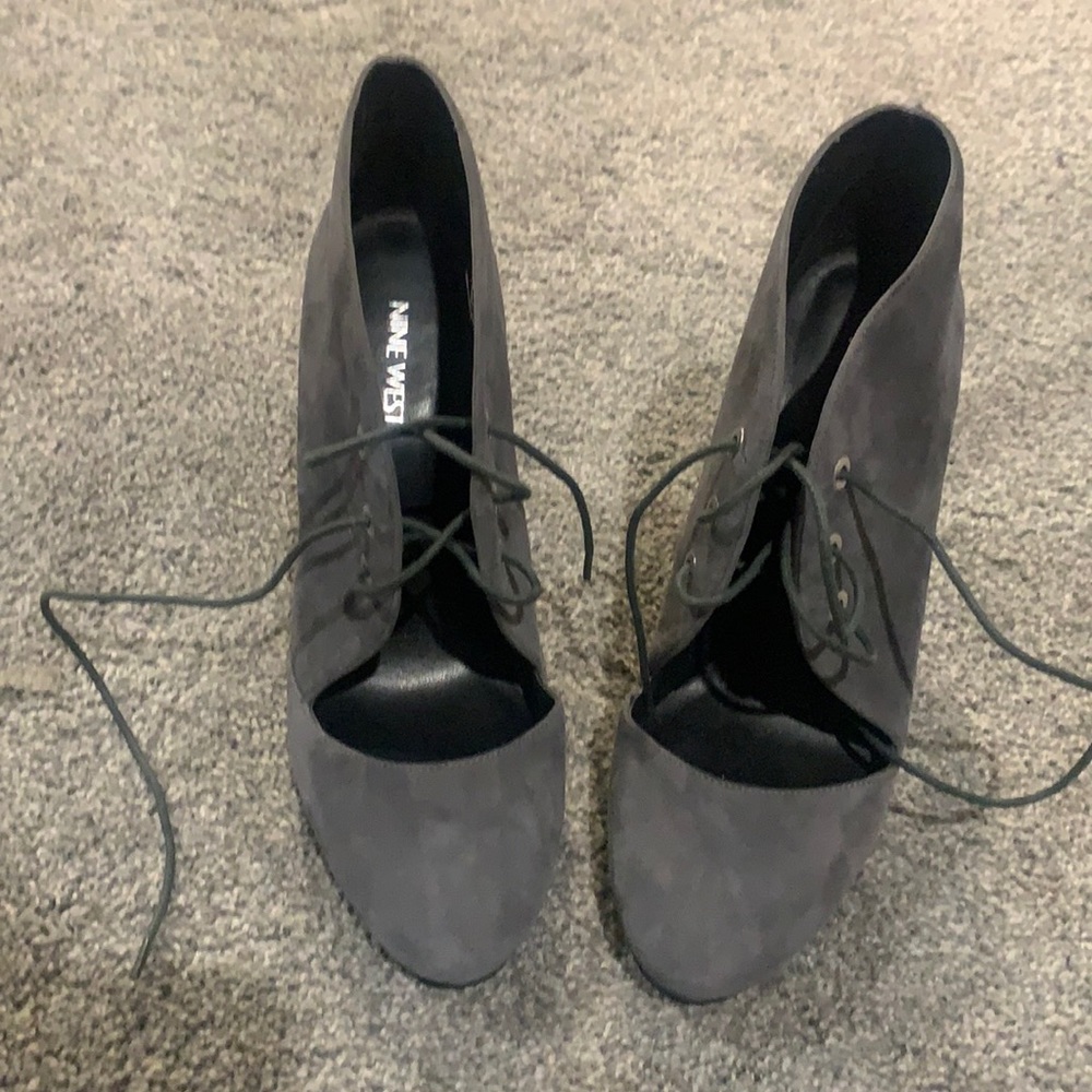 Nine West gray pumps size 9